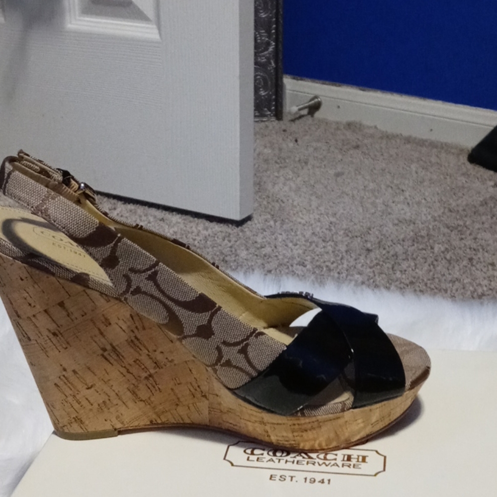 Shoes - Picture 6 of 16